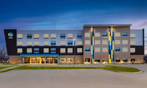 Tru by Hilton Oshkosh