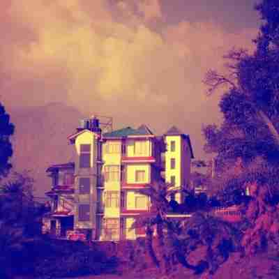 Aaroham的Aamod德拉馬沙拉飯店 Hotel Exterior