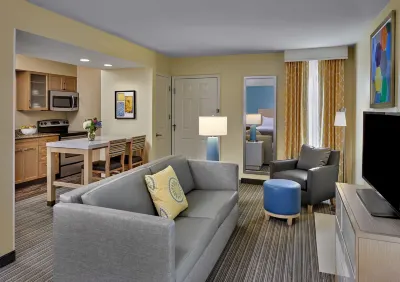 Sonesta Simply Suites Cleveland Airport فنادق في Middleburg Heights