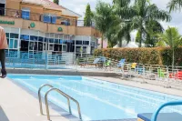 Sun City Amuzement Park Hotel Soroti - Pools