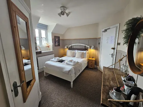 Creates Hotels in Monmouth