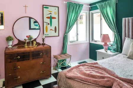 The Rosemary House la Quinta No.218742 Отели рядом с достопримечательностью «Библиотека Ла Куинта»