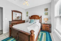 A Spyglass Hotels near Wet