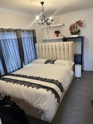 Captivating 4-Bed House in Wakefield Hotel di Wakefield
