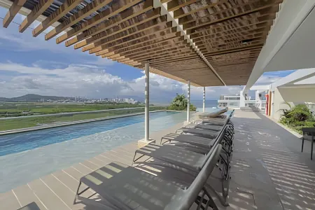 Dominique by Stay Q Отели рядом с достопримечательностью «Torre del Reloj»