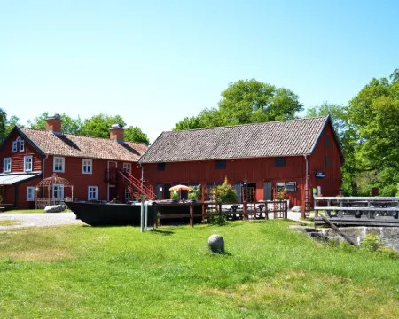 Mallboden Café & Vandrarhem Hotels in Motala