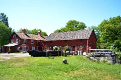Mallboden Café & Vandrarhem Hotels near Staffanstorp naturreservat