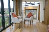 Woodchester Valley Vineyard Barns - Homestays