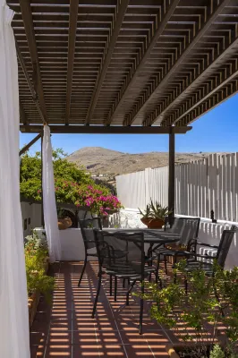 Maris Lindos Suites & Apartments