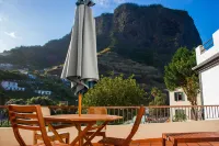 Jaca Hostel Porto da Cruz Hotels in Machico