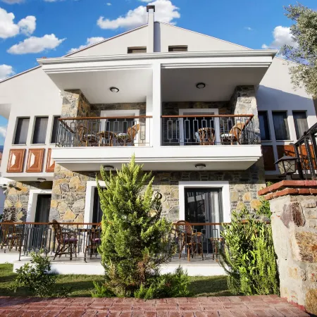 Pharos Boutique Hotel