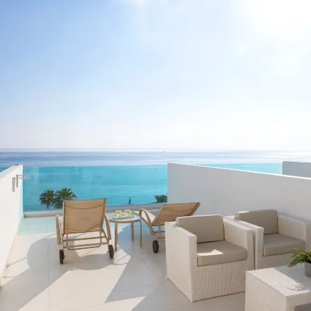 Vrissaki Beach Hotel