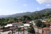 Balsa Café Hotels in Santa Isabel Ishuatan