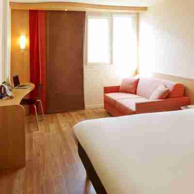 Ibis Roanne Rooms