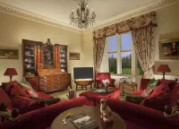 Crossbasket Castle Hotels near University of the West of Scotland