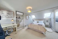 Central Wimbledon House Sleeps 8 - Secluded Garden