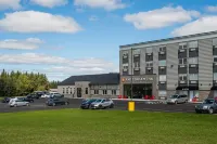 Amsterdam Inn & Suites Florenceville-Bristol, Ascend Collection Hotel - parking