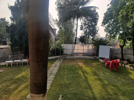 Ira by Orchid, Nashik Отели рядом с достопримечательностью «RD CIRCLE»