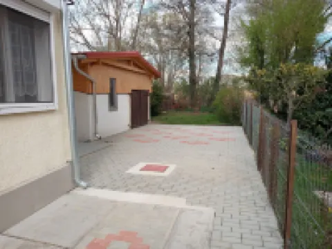 A Whole Holiday House with a Garden in Fonyód for 2-10 Persons Hotels in Fonyodi
