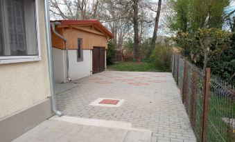 A Whole Holiday House with a Garden in Fonyód for 2-10 Persons