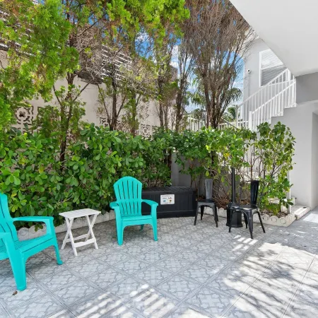 Newly Renovated Apt-unit #1 Close to Beach