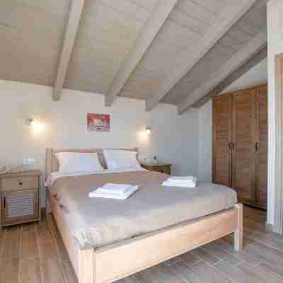 Arismari Villa - Private Pool Rooms