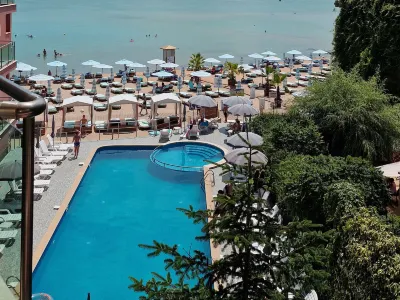 Beachfront Apartments by Marty's