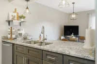 Troon Golf Bungalow - Branson - Golf Course View & on-Site Amenities Hotel a Branson Township