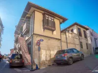 Arifbey Konagi Hotels near Alauddevle Mosque