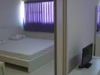 Room in Studio - T8 Guest House Don Mueang Challenger Triple Room Hotels in Pak Kret