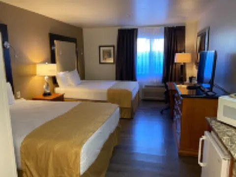 Toppenish Inn and Suites