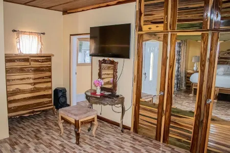 Blue Berry Hills Villa Отели в г. Дамбартон