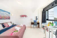 Islet Promenade Studio with Seaview