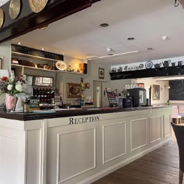 Horse and Hound Country Inn