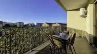 Italianway - Piazza Alboreto 72, Rozzano Các khách sạn gần OverNet Education