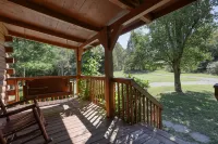 Creek Heaven - 2 Bedrooms, 2 Baths, Sleeps 6 Cabin by RedAwning Hotels in Cocke County