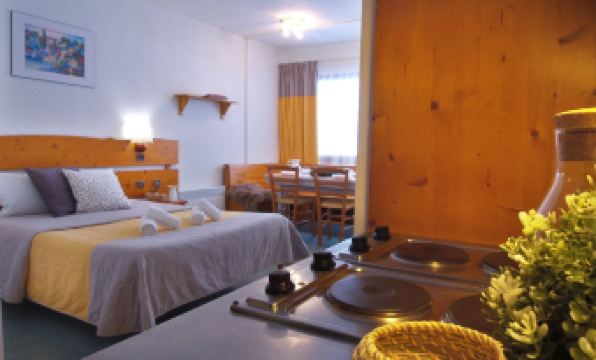 VVF Jura Les Rousses - Housity