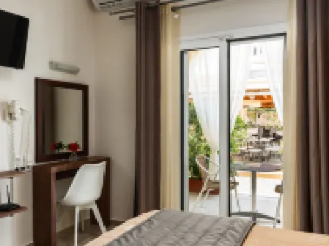 Konstantina Apartments Hotels in Kávos