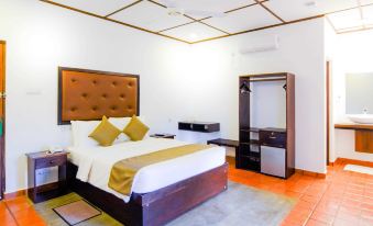 Arana by Forest Trails