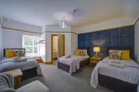 Entire Venue Hire with 8 Bedroom Accommodation - Your Own Pub Experience のホテル