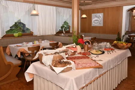 Pension Gasthof Haselstaude Отели в г. Сан-Леонардо-ин-Пассирия