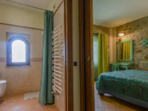 Verde Hotels in Lajatico