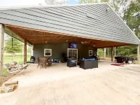 Charming Lakefront Cabin