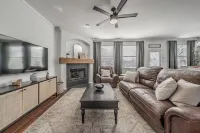 Modern, Comfy, Next to Frisco and Lake Lewisville in peaceful Little Elm