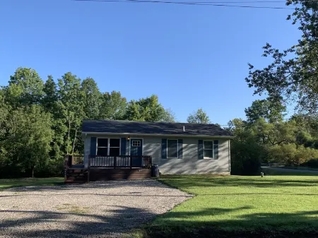 Cozy Lake House near Pymatuning Lake