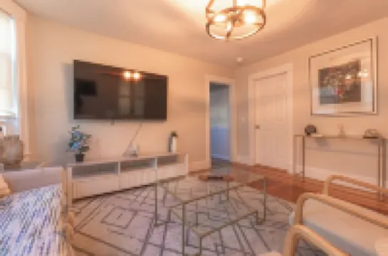 Spacious 3BR - Walk to Downtown Salem, Game Room!<br>