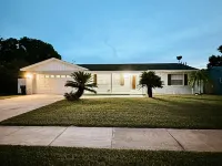 Affordable 3 Bedroom Home W / Private Pool. Minutes from Orlando's theme parks Hôtels à proximité de : Spectrum Stadium