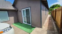 Newly Remodeled 3/2 w/ King Bed Near Intel