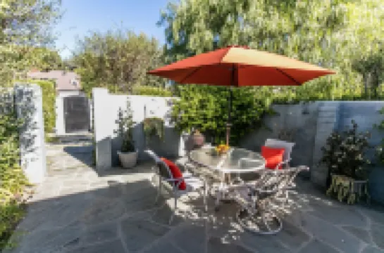 3 Bedroom house right by Beverly Hills / Westwood / UCLA โรงแรมในเบนดวูด/เวสวูด