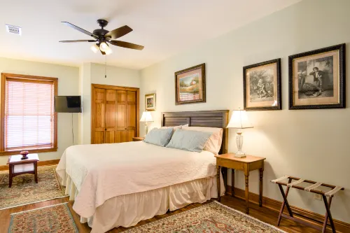 Cotton Alley | Charming 2-Bedroom Retreat in Historic Natchez, MS
